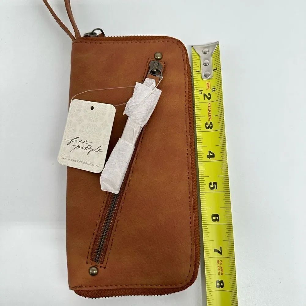 NWT Free People Vegan Leather Distressed Wallet - Picture 6 of 7